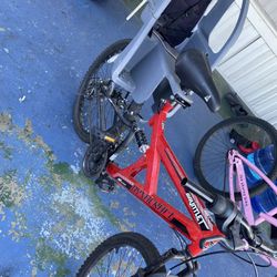 Dynacraft Gauntlet Boys 24" Mountain Bike. 