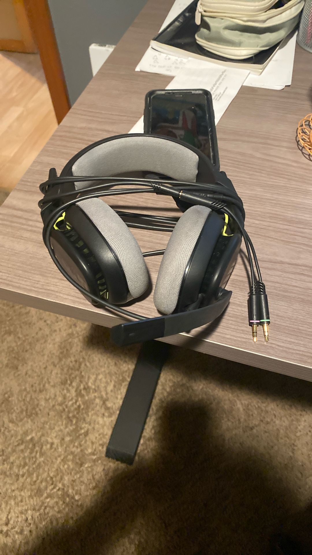 A10 Head Phones