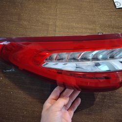 2017 2018 2019 2020 Ford Fusion LED Outer Tail Light right side OEM. (Genuine part Ford).

Just watch pics, small damage in front side. $60 cash 