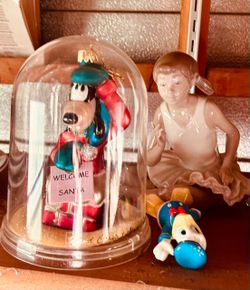 Disney Goofy 'Welcome Santa' Glass Ornament with Dome