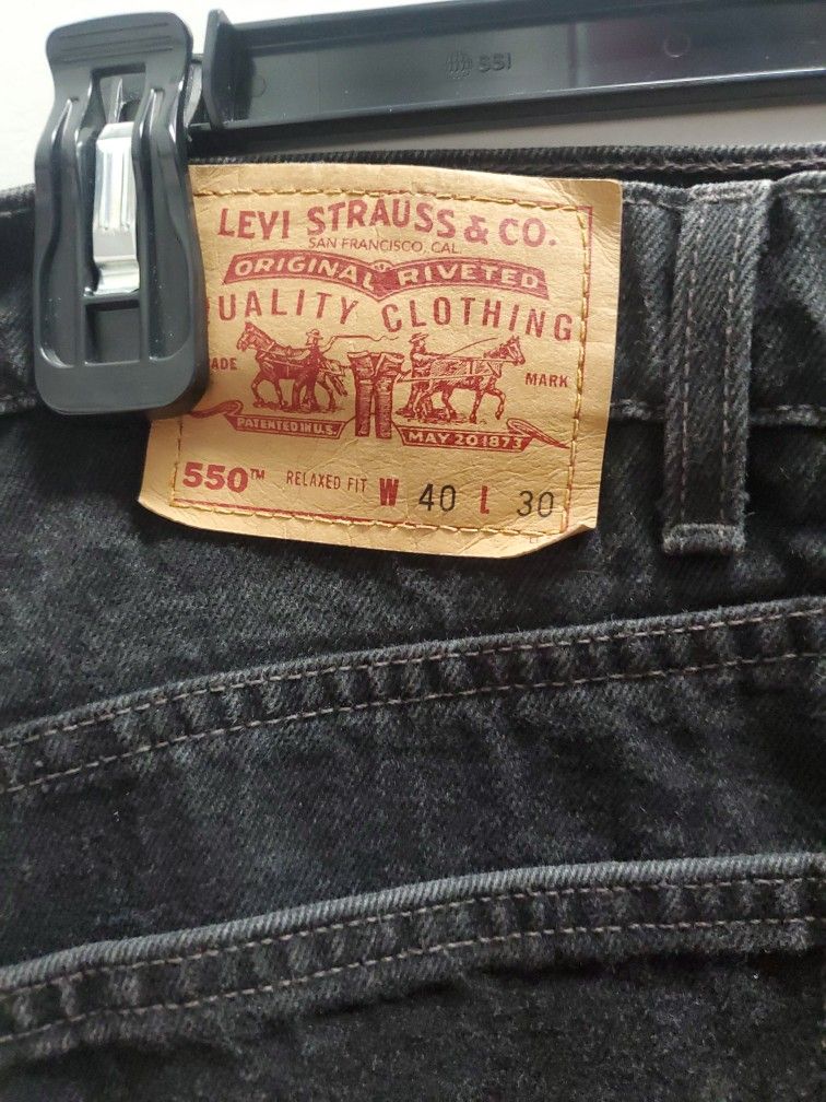LEVIS  550  BLACK LIKE NEW