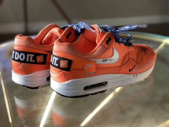 lezing uitblinken Permanent Used 2018 Nike Air Max 1 Just Do It Orange (A01021-800) Sz 9.5 for Sale in  Denver, CO - OfferUp