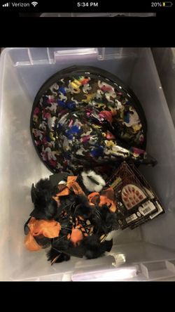 Assorted Halloween items