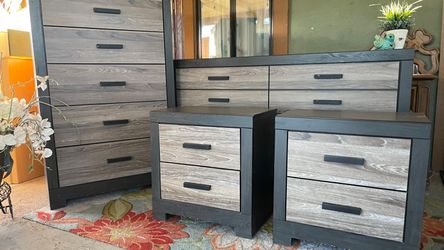 Gorgeous  Aslhey  Harlinton warm Gray/charocal Dresser