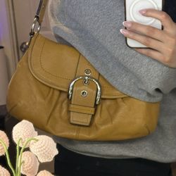 COACH Soho Pleated Flap Shoulder Bag Mustard Yellow Leather Y2K Vintage