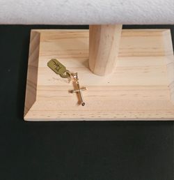 14k gold pendant