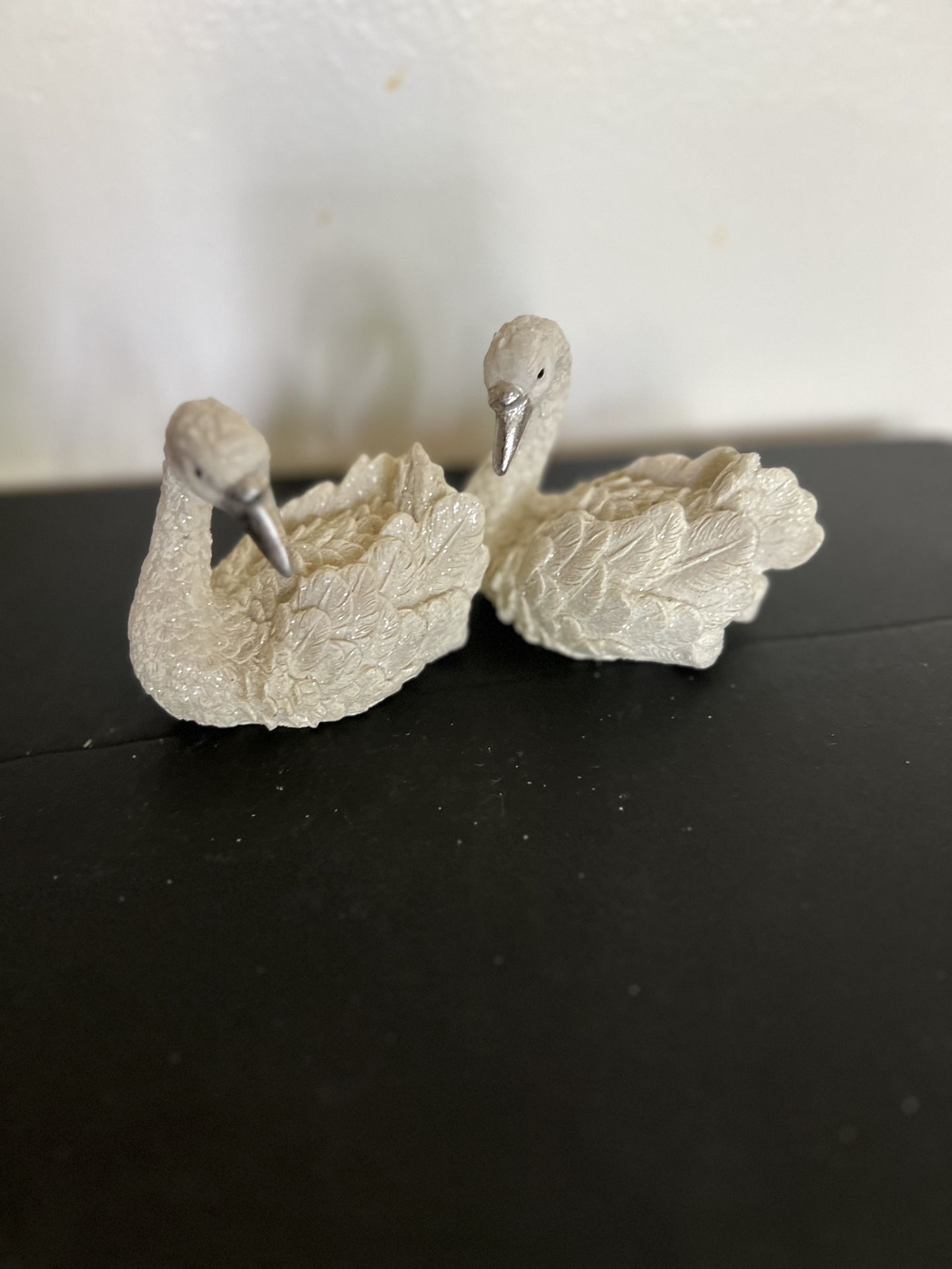 Swan Resin Figurines Off White With Silver Beak 
