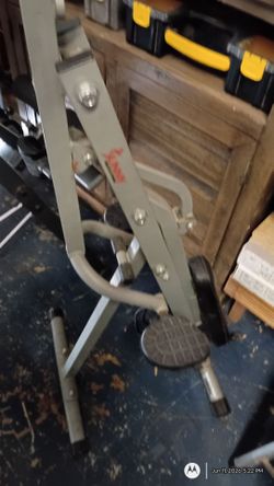 Squat machine