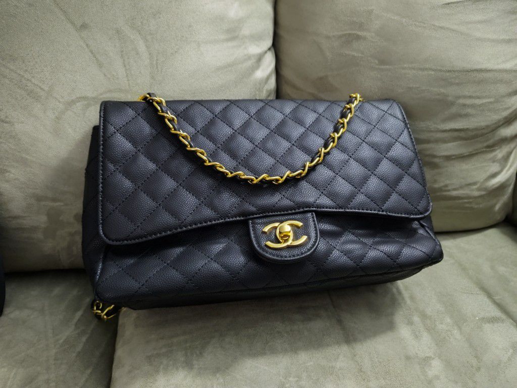 Chanel Classic Jumbo Double Flap Bag

