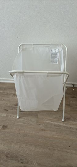 Plastic laundry basket