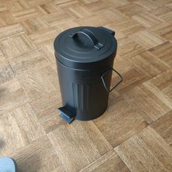 Trash Can (Bathroom)