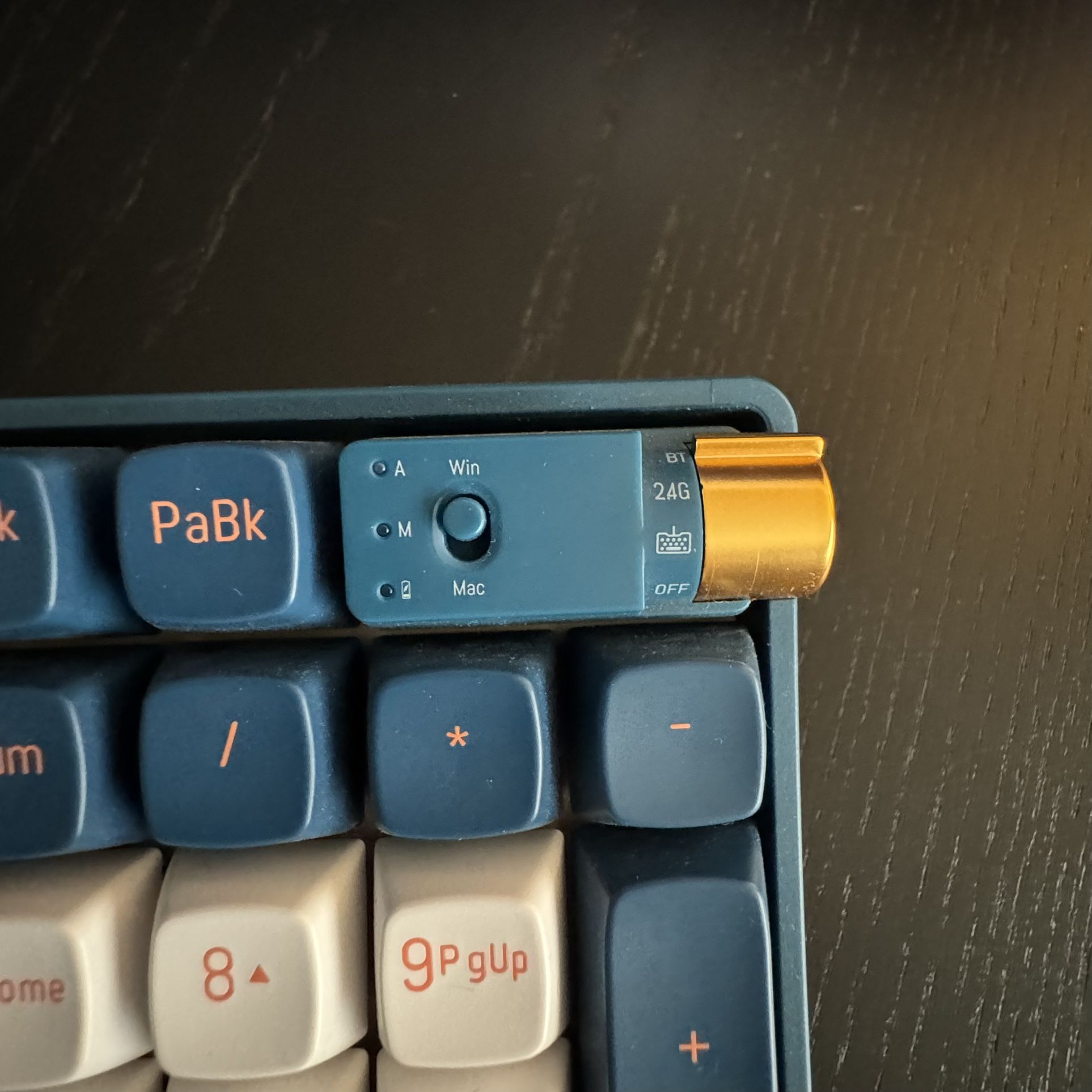 Retro Bluetooth Keyboard