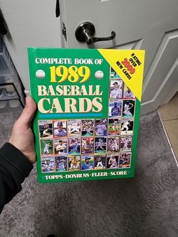 Complete book of 1989 baseball cards