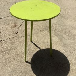 Wood Table 3 Legs Green 25.5x19.5in