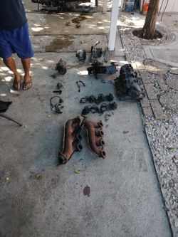 Partes Para Un Motor De Chevy 5.3 Yukon Alternator Bonba Del Power Steering Bonba Del Agua Compressor Del Aire Bosinas Y Mas Cosas