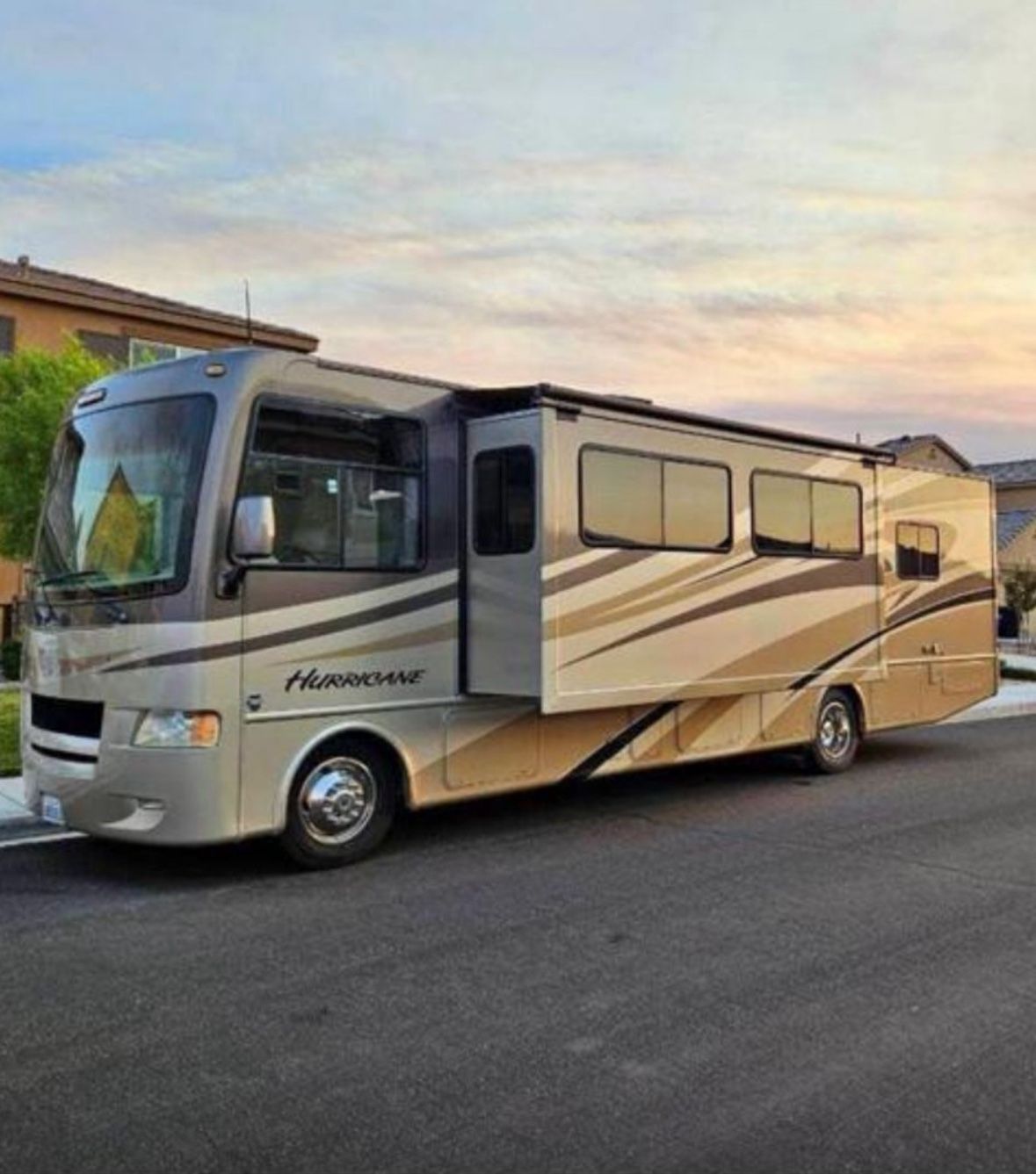 201 THOR MOTOR COACH 