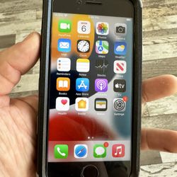 iPhone 6S 32GB W/ New Tempered Glass Screen Protector And Charger 