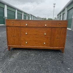 Mid Century Buffet / Sideboard / Dresser 