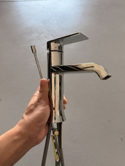 Moen Used Faucetx4 Sets Very Good Condition