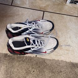 White Nike Shocks Size 7y