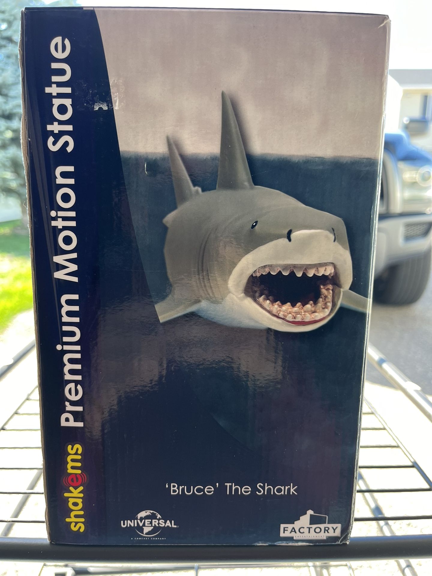 JAWS Shakems Bruce The Shark Premium Motion Statue