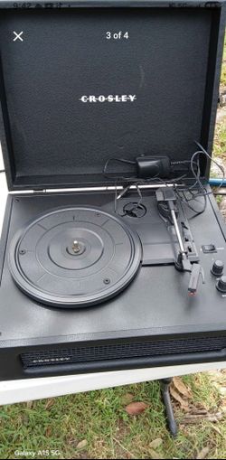 Crosley Cruiser Deluxe Portable 3 Speed Record Plyer