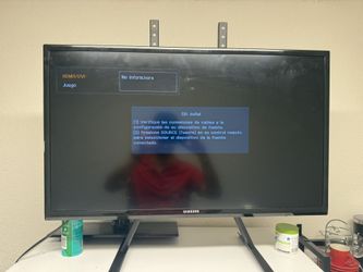 Samsung TV 32 Inches/ No smart TV 