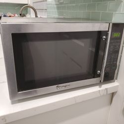 Magic Chef Microwave Oven 1000W