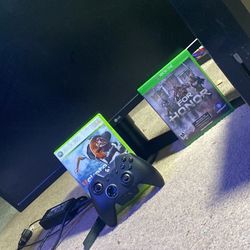 LG Monitor And Xbox One With Faxee Controller