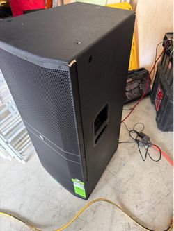 Only one speaker Mackie