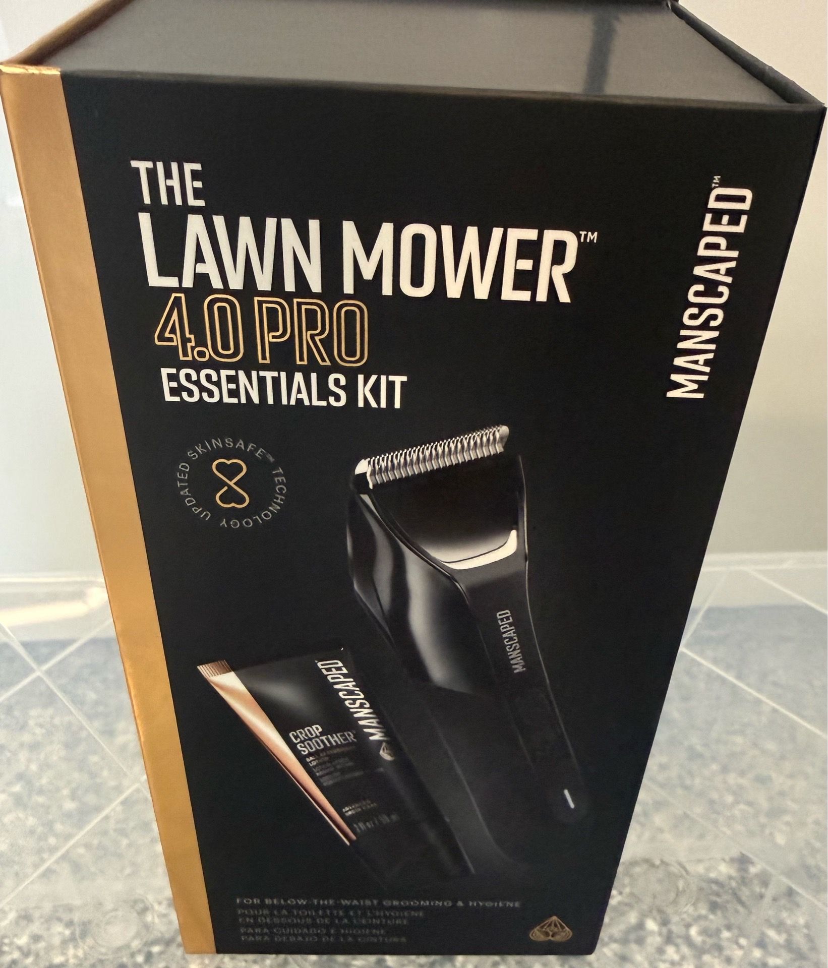 MANSCAPED The Lawn Mower 4.0 Pro Essentials Kit, SkinSafe Electric Groin and Body Hair Trimmer, Men's Grooming Gift Set