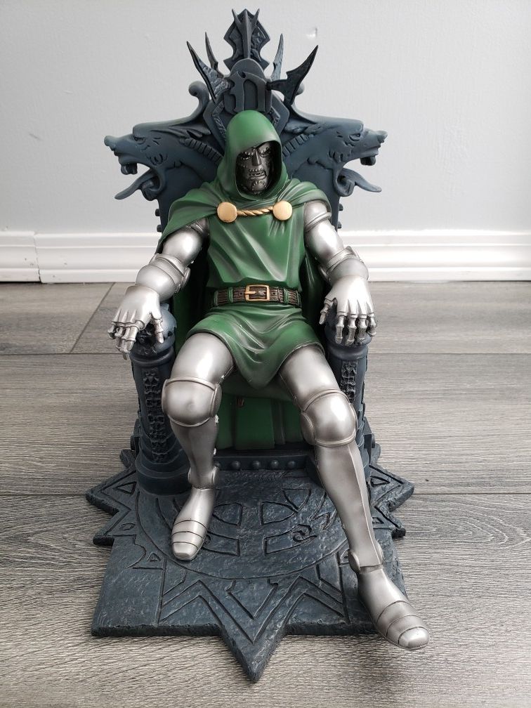 Dr.Doom Throne Statue