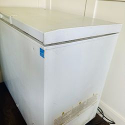 7.0 CU.FT Chest Freezer 