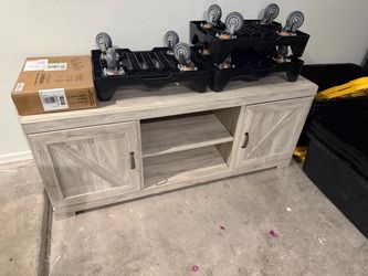 Entertainment center