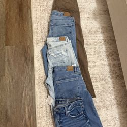 Like New American Eagle Jeans Size 6s