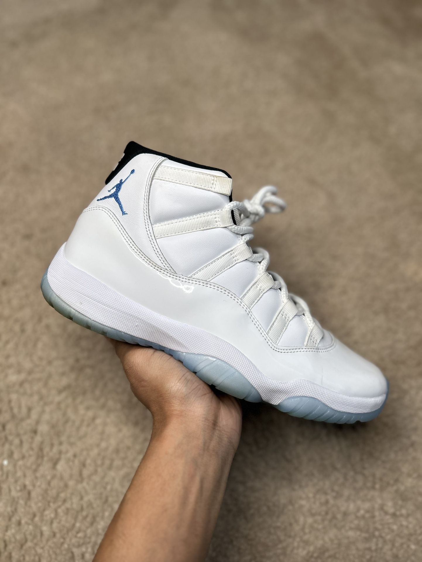 Jordan 11 Legend Blue