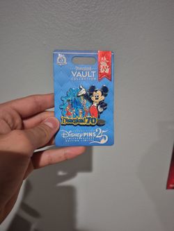 DISNEY 70th Anniversary limited Edition Collectors Pin