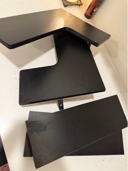 Floating shelves