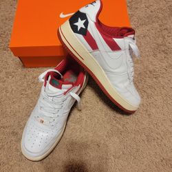 NIKE SIZE 11 AIR FORCE 1 LOW "PUERTO RICO GREEN FROG"