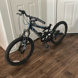 Mountain Bike (Shocker 20) 