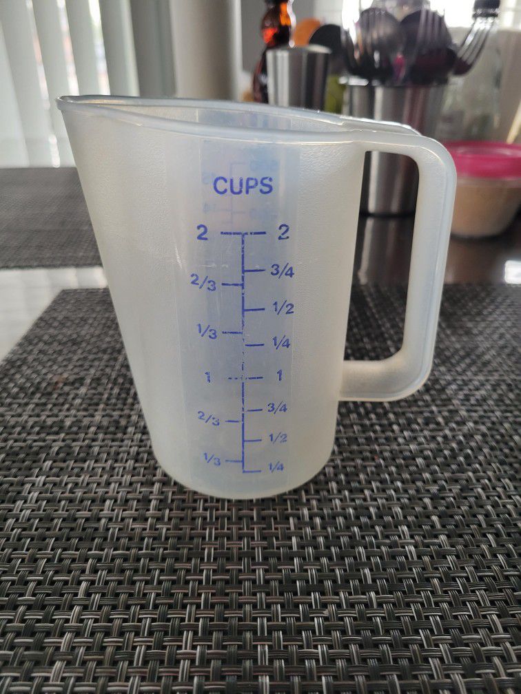 TUPPERWARE MEASURING CUP ( VINTAGE). for in Bloomington, CA - OfferUp