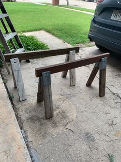 Set of sawhorses
