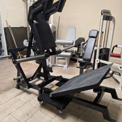 Vebula V SQUAT Commercial Gym Equipment Exercise Fitness Plate Loaded Weight Machine