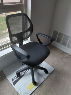 Office Chair no delivery $40 if listed its still available 26xx Welsh Rd