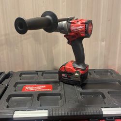 Milwaukee M18 FUEL 18V Lithium-Ion Brushless Cordless 1/2 in. Hammer Drill. W/ Battery 5.0