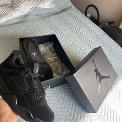 Black Cat Jordan 4