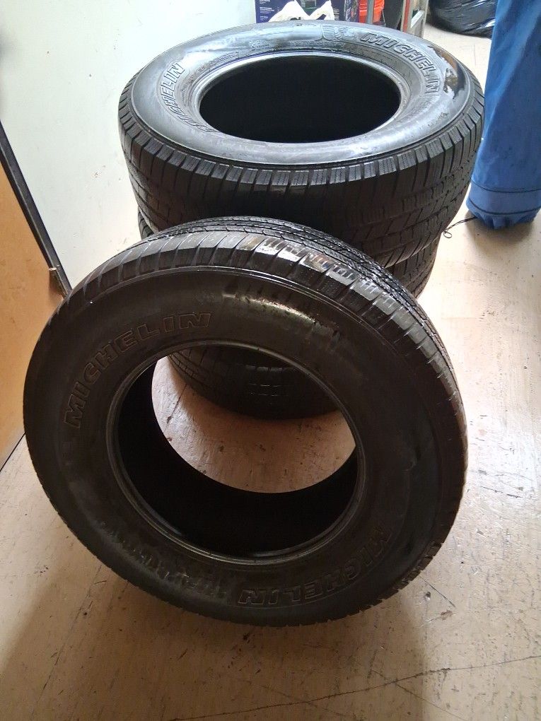4 MIchelin Defenders 275/70/17 65% In Good Shape $195