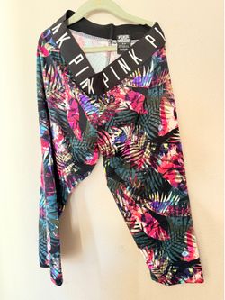 VS Pink cropped leggings