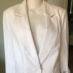 NEW Medium Eva Longoria White Bleizer. SALE $20  🍀