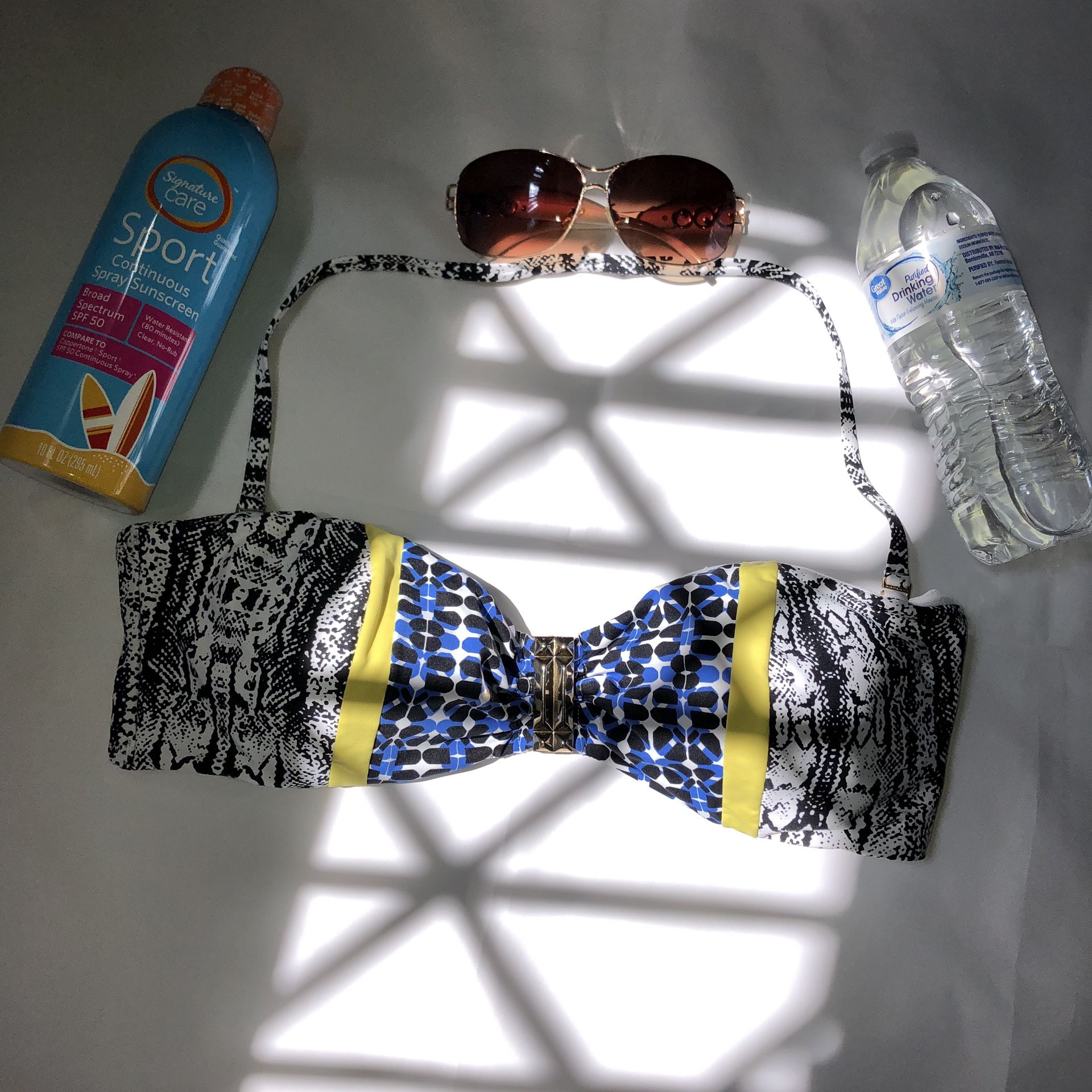 NWOT BCBG MAXAZRIA Urban Contrast Bandeau Bikini Top